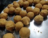 मसूर डाळीचे लाडू (masoor dal ladoo recipe in marathi) रेसिपी स्टेप 4 फोटो
