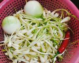 Hình bước làm 1 của món Mực xào sa tế