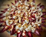 Foto del paso 4 de la receta: Ensalada de endivias rojas con salsa de queso azul