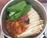 Foto langkah ke 1 dari resep Spicy Budae Jjigae.