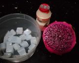 Foto langkah ke 1 dari resep Buah Naga X Yakult.