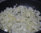 Foto del paso 2 de la receta: Tortilla de patatas y espinacas rellena de queso fresco