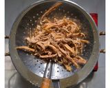 Foto langkah ke 5 dari resep Keripik Kulit Wortel.