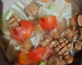 Foto langkah ke 3 dari resep Sop Sayur Sosis.