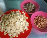 Foto langkah ke 1 dari resep Kering tempe teri kacang.