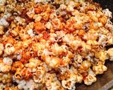 Foto langkah ke 6 dari resep Popcorn karemal.