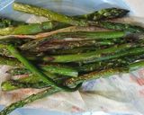 Foto del paso 2 de la receta: Espárragos trigueros, calabacín y setas llanegas en Wok