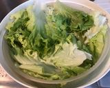 Une image de l'étape 5 de Salade de tomates,scarole,céleri et thon aux radis « fleurs ».