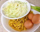Hình bước làm 1 của món Nui chiên trứng gà