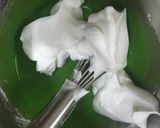 Foto langkah ke 5 dari resep Pandan chifon cake.