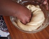 A picture of step 5 of Coconuts doughnuts.