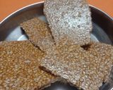 તલ ની ચીકી (Til Chiki Recipe In Gujarati) રેસીપી સ્ટેપ3ફોટો