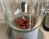 Φωτογραφία βήματος 1 της συνταγής Sweet Chili Σως με Καυτερές Πιπεριές & Μέλι 🌶️🍯