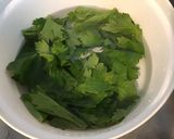 Une image de l'étape 8 de Salade de brede mafane au céleri,carottes,pois chiches, tomates et oignon.