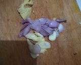 Foto langkah ke 1 dari resep Tumis sayur telur dan sosis.