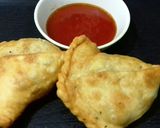 A picture of step 6 of Aalu ke samosay.