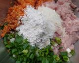 Foto langkah ke 1 dari resep Chicken Roll.