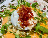 Foto del paso 7 de la receta: Ensalada de burrata y rúcula, tartar de tomate y crujiente de jamón