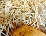 A picture of step 4 of Just a Quick Chicken & Beansprout Stir Fry 😃#Mainmeal.