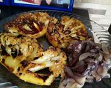 Foto del paso 7 de la receta: "Filete" de coliflor con cebollas salteadas y dip de berenjenas🤨🙄🤔🍆🌰🥦