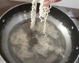 A picture of step 3 of Easy chinese maggi bhel!!.