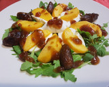Foto del paso 7 de la receta: Ensalada de mozzarella, melocotón y salsa de mermelada de tomate