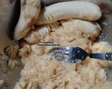Foto langkah ke 1 dari resep Chewy Banana Bars.