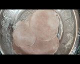 A picture of step 1 of Strawberry puri.