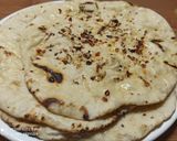 A picture of step 4 of Chilli garlic naan.