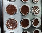 A picture of step 2 of Oat and Chocolate Muffins.