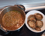Foto del paso 7 de la receta: Alcachofas rellenas con habitas y guisantes (vegano)