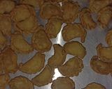Foto langkah ke 9 dari resep Pastel mini renyah no telur.
