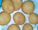A picture of step 14 of Custard filled Donuts.