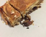 Foto del paso 8 de la receta: Hojaldre con 🍄, 🧀 y cebolla caramelizada