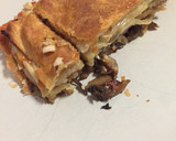 Foto del paso 8 de la receta: Hojaldre con 🍄, 🧀 y cebolla caramelizada