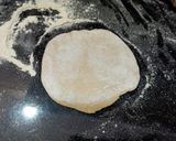 A picture of step 4 of Methi paneer mini parata.