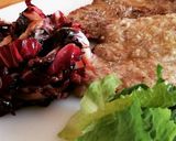 Foto del passaggio 5 della ricetta Scaloppine di vitello e radicchio allo zibibbo 🌷