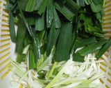 Hình bước làm 2 của món Thịt trâu xào lá tỏi
