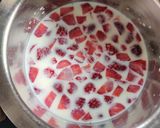 સ્ટ્રોબેરી મિલ્કશેક (Strawberry Milk Shake Recipe in Gujarati) રેસીપી સ્ટેપ1ફોટો