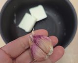 Foto del paso 2 de la receta: Aligot, todo lo rico reunido en un plato: papa, queso, ajo, manteca, crema de leche y pimienta 🇫🇷