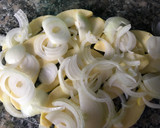 Foto del paso 2 de la receta: Pollo al ras al hanout con manzana y cebolla