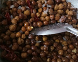 பீச் ஸ்டைல் தேங்கா மாங்கா சுண்டல் ரெசிபி ஸ்டேப் 4 புகைப்படம்