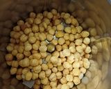 A picture of step 1 of Sattu Makhana laddu.
