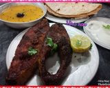 A picture of step 3 of Fry fish, Mung aur masoor ki daal aur Roti.