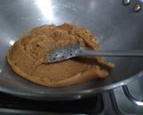 सिंघाड़ा के आटा का हलवा (Singhade ke aata ka halwa recipe in Hindi) रेसिपी चरण 4 फोटो