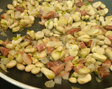Foto del paso 4 de la receta: Tortilla de habas con jamón