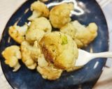 A picture of step 3 of Cauliflower with Garlic, Oil, and Chili.