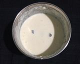 A picture of step 1 of Crunchy Mango Parfait.