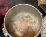 Foto del paso 1 de la receta: Carrilladas de cerdo con vino tinto y mermelada