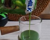 Foto langkah ke 1 dari resep Strawberry Creamy Matcha.